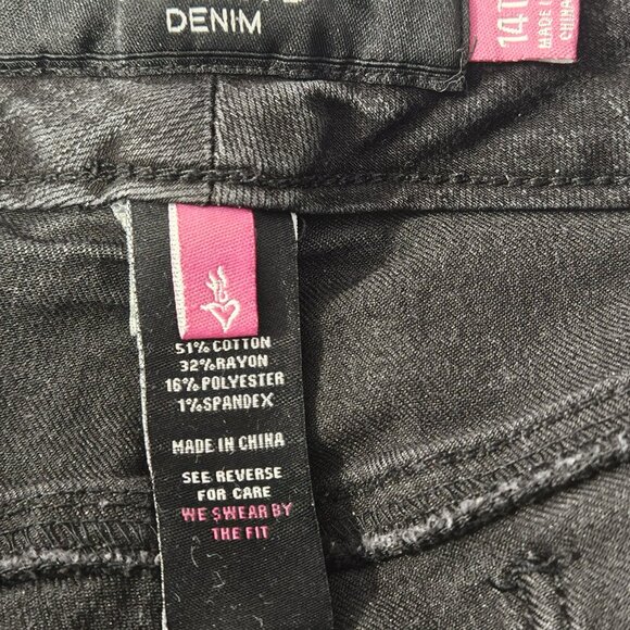 Torrid Black Skinny Jeans - Picture 3 of 3